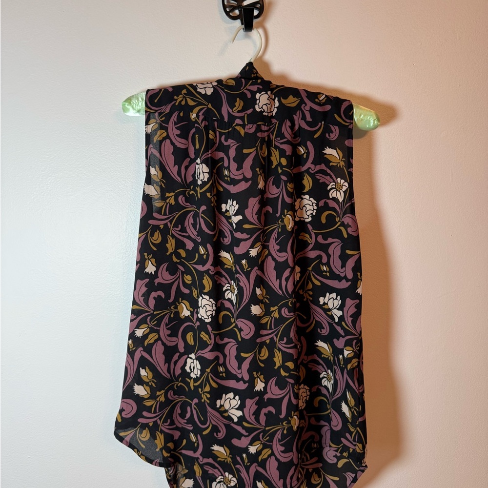 LOFT Black and Pink‎ Floral Blouse - Picture 5 of 6
